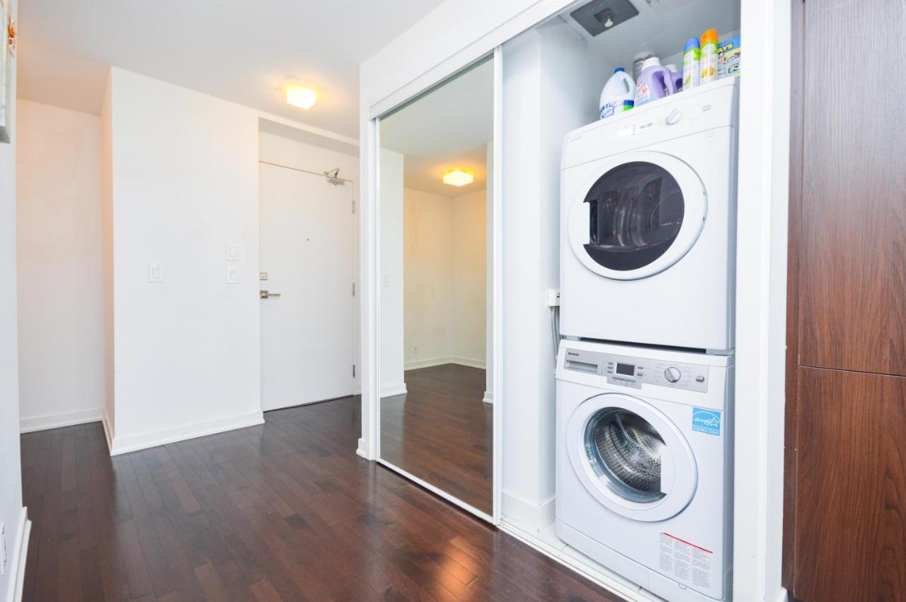 Downtown Toronto Condo Near Cn Tower, Mtcc, Rogers Center , Union Station Esterno foto
