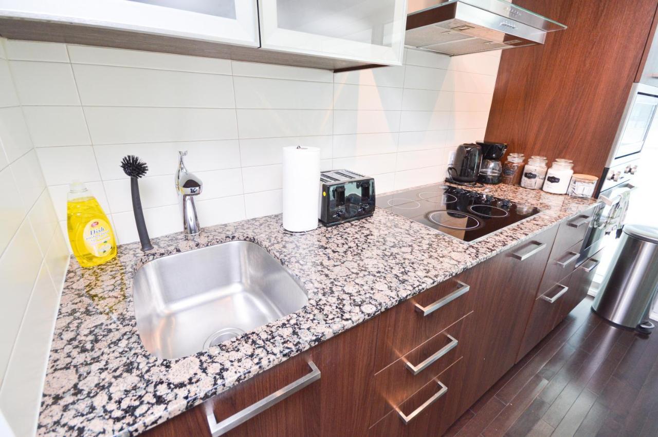 Downtown Toronto Condo Near Cn Tower, Mtcc, Rogers Center , Union Station Esterno foto