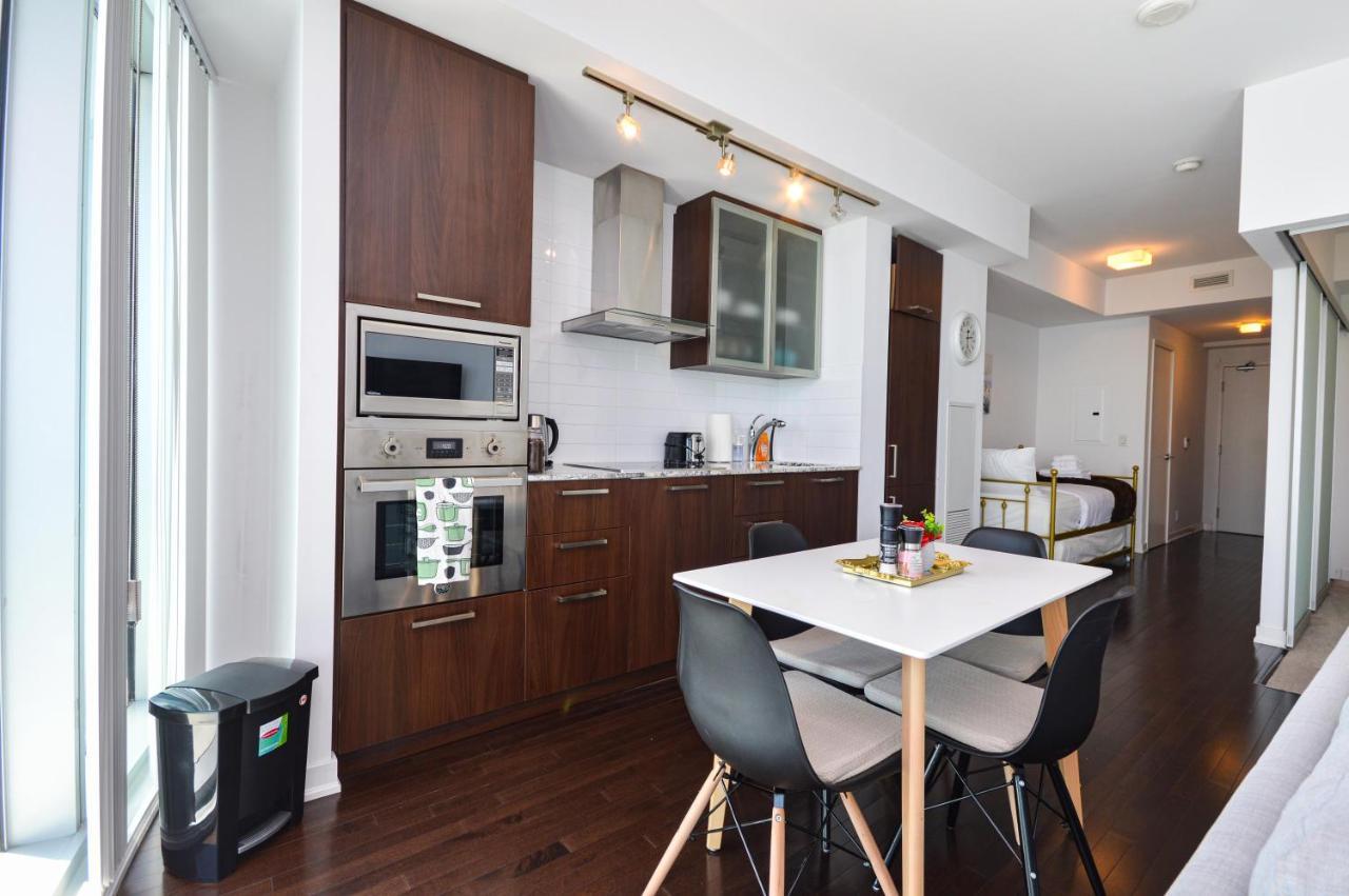 Downtown Toronto Condo Near Cn Tower, Mtcc, Rogers Center , Union Station Esterno foto