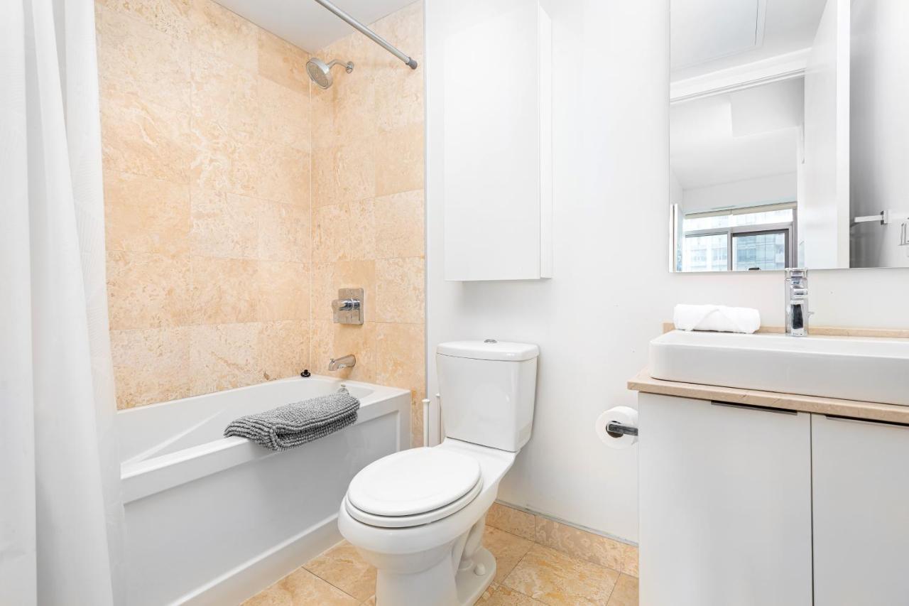 Downtown Toronto Condo Near Cn Tower, Mtcc, Rogers Center , Union Station Esterno foto