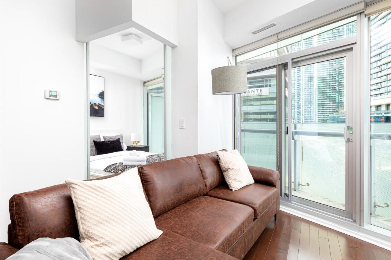 Downtown Toronto Condo Near Cn Tower, Mtcc, Rogers Center , Union Station Esterno foto